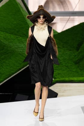 PFW - Louis Vuitton Runway LZ A model walks the runway during the Louis Vuitton Winter 2026-2027 show as part of Paris Fashion Week on March 10, 2026 at Carre du Louvre in Paris, France. Photo by Laurent Zabulon ABACAPRESS.COM  Copyright: xZabulonxLaurent ABACAx