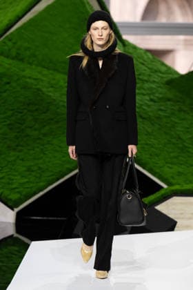 PFW - Louis Vuitton Runway LZ A model walks the runway during the Louis Vuitton Winter 2026-2027 show as part of Paris Fashion Week on March 10, 2026 at Carre du Louvre in Paris, France. Photo by Laurent Zabulon ABACAPRESS.COM  Copyright: xZabulonxLaurent ABACAx