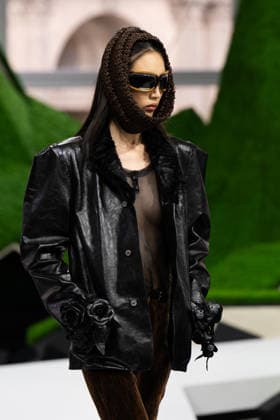 PFW - Louis Vuitton Runway LZ A model walks the runway during the Louis Vuitton Winter 2026-2027 show as part of Paris Fashion Week on March 10, 2026 at Carre du Louvre in Paris, France. Photo by Laurent Zabulon ABACAPRESS.COM  Copyright: xZabulonxLaurent ABACAx