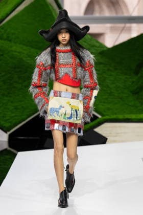 PFW - Louis Vuitton Runway LZ A model walks the runway during the Louis Vuitton Winter 2026-2027 show as part of Paris Fashion Week on March 10, 2026 at Carre du Louvre in Paris, France. Photo by Laurent Zabulon ABACAPRESS.COM  Copyright: xZabulonxLaurent ABACAx