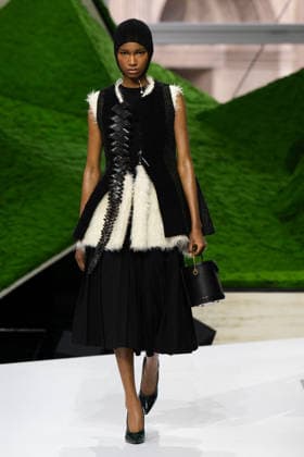 PFW - Louis Vuitton Runway LZ A model walks the runway during the Louis Vuitton Winter 2026-2027 show as part of Paris Fashion Week on March 10, 2026 at Carre du Louvre in Paris, France. Photo by Laurent Zabulon ABACAPRESS.COM  Copyright: xZabulonxLaurent ABACAx
