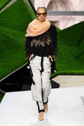 PFW - Louis Vuitton Runway LZ A model walks the runway during the Louis Vuitton Winter 2026-2027 show as part of Paris Fashion Week on March 10, 2026 at Carre du Louvre in Paris, France. Photo by Laurent Zabulon ABACAPRESS.COM  Copyright: xZabulonxLaurent ABACAx
