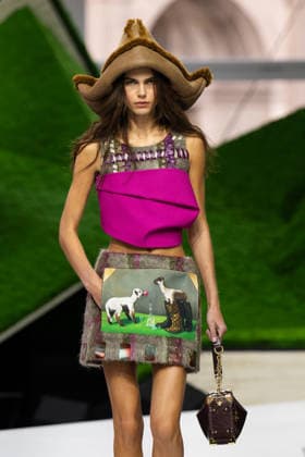 PFW - Louis Vuitton Runway LZ A model walks the runway during the Louis Vuitton Winter 2026-2027 show as part of Paris Fashion Week on March 10, 2026 at Carre du Louvre in Paris, France. Photo by Laurent Zabulon ABACAPRESS.COM  Copyright: xZabulonxLaurent ABACAx