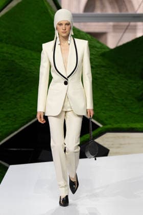 PFW - Louis Vuitton Runway LZ A model walks the runway during the Louis Vuitton Winter 2026-2027 show as part of Paris Fashion Week on March 10, 2026 at Carre du Louvre in Paris, France. Photo by Laurent Zabulon ABACAPRESS.COM  Copyright: xZabulonxLaurent ABACAx