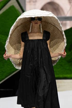 PFW - Louis Vuitton Runway LZ A model walks the runway during the Louis Vuitton Winter 2026-2027 show as part of Paris Fashion Week on March 10, 2026 at Carre du Louvre in Paris, France. Photo by Laurent Zabulon ABACAPRESS.COM  Copyright: xZabulonxLaurent ABACAx