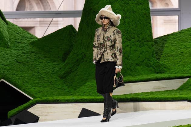 PFW - Louis Vuitton Runway LZ A model walks the runway during the Louis Vuitton Winter 2026-2027 show as part of Paris Fashion Week on March 10, 2026 at Carre du Louvre in Paris, France. Photo by Laurent Zabulon ABACAPRESS.COM  Copyright: xZabulonxLaurent ABACAx