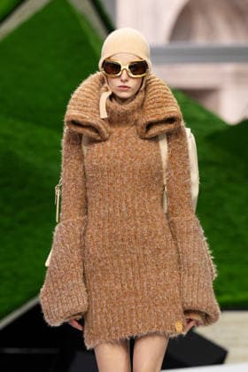 PFW - Louis Vuitton Runway LZ A model walks the runway during the Louis Vuitton Winter 2026-2027 show as part of Paris Fashion Week on March 10, 2026 at Carre du Louvre in Paris, France. Photo by Laurent Zabulon ABACAPRESS.COM  Copyright: xZabulonxLaurent ABACAx