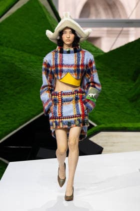 PFW - Louis Vuitton Runway LZ A model walks the runway during the Louis Vuitton Winter 2026-2027 show as part of Paris Fashion Week on March 10, 2026 at Carre du Louvre in Paris, France. Photo by Laurent Zabulon ABACAPRESS.COM  Copyright: xZabulonxLaurent ABACAx