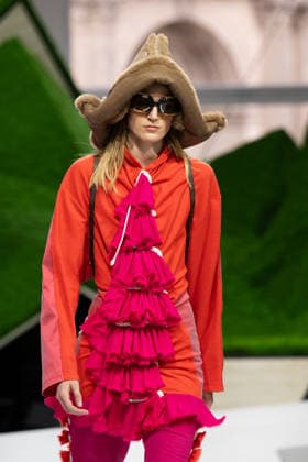 PFW - Louis Vuitton Runway LZ A model walks the runway during the Louis Vuitton Winter 2026-2027 show as part of Paris Fashion Week on March 10, 2026 at Carre du Louvre in Paris, France. Photo by Laurent Zabulon ABACAPRESS.COM  Copyright: xZabulonxLaurent ABACAx