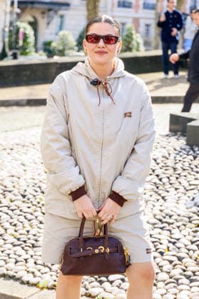 Louane Louane Emera aux arrivals at the Miu Miu Womens Collection Prêt à Porter Fall Winter 2026 2027 fashion show as part of Paris Fashion Week PFW au palais d lena conseil Economique, social et environnemental, à Paris, France, le 10 mars 2026 Denis Guignebourg Bestimage Arrivals at the Miu Miu fashion show as part of Paris Fashion Week Fall 2026 held at Place d Iéna on March 10, 2026 in Paris, France Paris France  Copyright: xDenisxGuignebourgx xBestimagexDenisxGuignebourgx xBestimagex