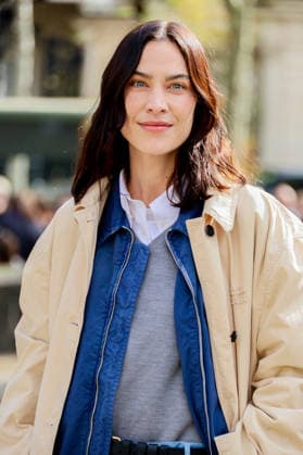 Alexa Chung aux arrivals au défilé Miu Miu Collection Femme Prêt à Porter Automne Hiver 2026 2027 lors de la Fashion Week de Paris PFW au palais d lena conseil Economique, social et environnemental, à Paris, France, le 10 mars 2026 Denis Guignebourg Bestimage Arrivals at the Miu Miu fashion show as part of Paris Fashion Week Fall 2026 held at Place d Iéna on March 10, 2026 in Paris, France Paris France  Copyright: xDenisxGuignebourgx xBestimagexDenisxGuignebourgx xBestimagex