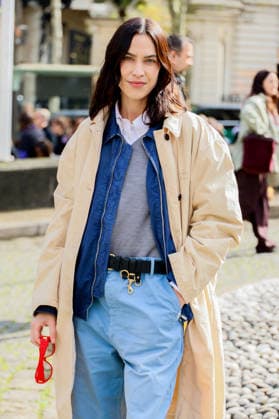 Alexa Chung aux arrivals au défilé Miu Miu Collection Femme Prêt à Porter Automne Hiver 2026 2027 lors de la Fashion Week de Paris PFW au palais d lena conseil Economique, social et environnemental, à Paris, France, le 10 mars 2026 Denis Guignebourg Bestimage Arrivals at the Miu Miu fashion show as part of Paris Fashion Week Fall 2026 held at Place d Iéna on March 10, 2026 in Paris, France Paris France  Copyright: xDenisxGuignebourgx xBestimagexDenisxGuignebourgx xBestimagex