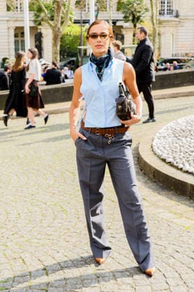 Guest aux arrivées au défilé Miu Miu Collection Femme Prêt à Porter Automne Hiver 2026 2027 lors de la Fashion Week de Paris PFW au palais d lena conseil Economique, social et environnemental, à Paris, France, le 10 mars 2026 Denis Guignebourg Bestimage Arrivals at the Miu Miu fashion show as part of Paris Fashion Week Fall 2026 held at Place d Iéna on March 10, 2026 in Paris, France Paris France  Copyright: xDenisxGuignebourgx xBestimagexDenisxGuignebourgx xBestimagex