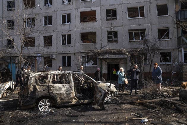 At least 4 killed, 20 injured in Russian strike on Sloviansk, Ukraine says SLOVIANSK, UKRAINE, MARCH 10: Consequences of the destruction caused by airstrikes in a residential area of ??the city center of Sloviansk, Ukraine, on March 10, 2026 Jose Colon Anadolu Sloviansk Ukraine. Editorial use only. Please get in touch for any other usage.  Copyright: x2026xAnadoluxJosexColonx