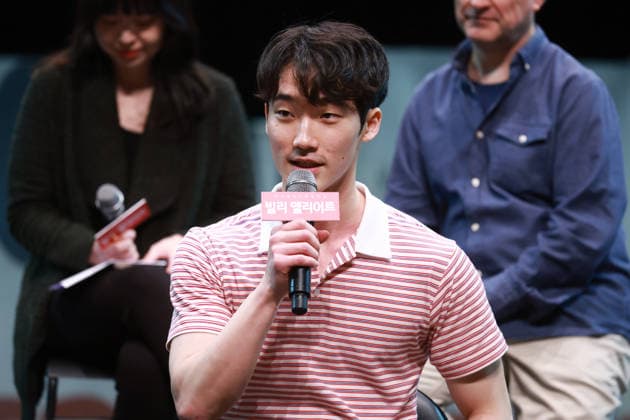 S. Korean actor Lim Sun-woo S. Korean actor Lim Sun-woo South Korean actor Lim Sun-woo, who stars in the musical Billy Elliot, responds to reporters questions during a publicity event in Goyang, north of Seoul, on March 10, 2026. The musical runs from April 12 to July 26. (Yonhap) 2026-03-11 11:07:37 < 1980-2026 YONHAPNEWS AGENCY. .> °í¾ç½Ã °æ±âµµ EDITORIAL USE ONLY  Copyright: xx PYH2026031106260034400 YonhapxNewsx yonphotos250414