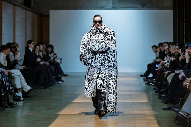 PFW - Situationist Runway A model walks the runway during the Situationist Womenswear Fall Winter 2026-2027 show as part of Paris Fashion Week on March 10, 2026 in Paris, France. Photo by Jana Call me J ABACAPRESS.COM Paris Ile de France France  Copyright: xJanaxCallxmexJ ABACAx