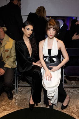 Milla et Koukla Lapidus au défilé Gabriela Hearst Collection Femme Prêt à Porter Automne Hiver 2026 2027 lors de la Fashion Week de Paris, le 10 mars 2026 Jeremy Melloul Bestimage Celebrities at Gabriela Hearst Women Ready to Wear Fall Winter 2026 2027 Collection fashion show, during Paris Fashion Week on march 10th 2026 Paris France  Copyright: xJeremyxMelloulx xBestimagexJeremyxMelloulx xBestimagex