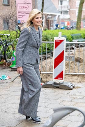 11-03-2026 Amsterdam Queen Maxima presented a workbook at the Anne-Bo Foundation, a foundation focuses on girls for whom studying is not a given, for example, because they grow up in poverty, have a history of refugee status, or have been in youth care, at LAB111 in Amsterdam. Â  Copyright: xPPEx