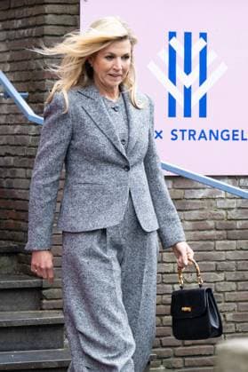 Amsterdam, The Netherlands, 2026-03-11 13:13:24 AMSTERDAM, March 11, 2026, LAB111 Queen Maxima presenting a workbook to the Anne-Bo Foundation at LAB111 in Amsterdam. The foundation focuses on girls for whom studying is not a given, for example, because they grow up in poverty, have a history of refugee status, or come from youth care. PHOTO: NLBeeld Patrick van Emst Credit: NL Beeld Patrick van Emst  Copyright: xx x