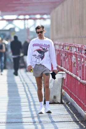 Harry Styles spotted jogging across the Williamsburg bridge in Brooklyn, New York City Featuring: Harry Styles Where: New York City, New York, United States When: 11 Mar 2026 Credit: Elder Ordonez INSTARimages EDITORIAL USE ONLY. NOT FOR USE BY NEWSPAPERS BASED IN THE UK. Copyright: xx instar55546165