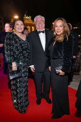 Freundship Award 2026 S E Lorenzo Ravano, Claudia Ravano German British Freundship Award 2026 for Nico Rosberg, AXICA Lounge, Berlin, Date 11 03 2026 Copyright: xEventpress Kratschx