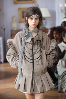 PFW - Florentina Leitner Runway A model walks the runway during the Florentina Leitner Womenswear Fall Winter 2026-2027 show as part of Paris Fashion Week on March 10, 2026 in Paris, France. Photo by Alain Gil Gonzalez ABACAPRESS.COM Paris France  Copyright: xGonzalezxAlain-Gil ABACAx