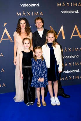 11-03-2026 Premiere of the second season of the Videoland Original drama series Maxima in De Nieuwe Kerk, Amsterdam. Martijn Lakemeier Als Willem-Alexander en Delfina Chaves Als Maxima met Julie Als Amalia, Nina Als Ariane n Philou Als Alexia Â  Copyright: xPPEx