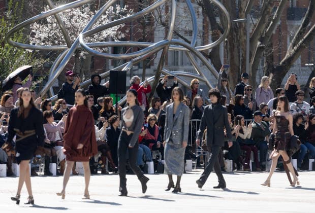 Inaugural fashion show of OMODA Madrid es Moda in Plaza de Espana Inaugural fashion show of OMODA Madrid es Moda in Plaza de Espana, on March 12, 2026, in Madrid Spain Organized by the Asociación Creadores de Moda de Espana ACME and the Madrid City Council, the show brings together 24 designers on an outdoor runway with the historic buildings as a backdrop, the show brings together 24 designers on an open-air catwalk with the historic buildings of the square as a backdrop, combining established names - Devota Lomba, Roberto Verino, Roberto Torretta, Oteyza - with avant-garde firms such as Eduardo Navarrete and Dominnico 12 MARCH 2026 Madrid Madrid Spain  Copyright: xEduardoxParrax 7360564