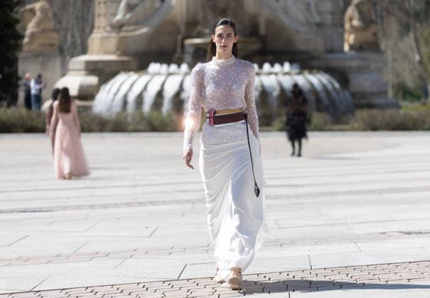 Inaugural fashion show of OMODA Madrid es Moda in Plaza de Espana Inaugural fashion show of OMODA Madrid es Moda in Plaza de Espana, on March 12, 2026, in Madrid Spain Organized by the Asociación Creadores de Moda de Espana ACME and the Madrid City Council, the show brings together 24 designers on an outdoor runway with the historic buildings as a backdrop, the show brings together 24 designers on an open-air catwalk with the historic buildings of the square as a backdrop, combining established names - Devota Lomba, Roberto Verino, Roberto Torretta, Oteyza - with avant-garde firms such as Eduardo Navarrete and Dominnico 12 MARCH 2026 Madrid Madrid Spain  Copyright: xEduardoxParrax 7360567