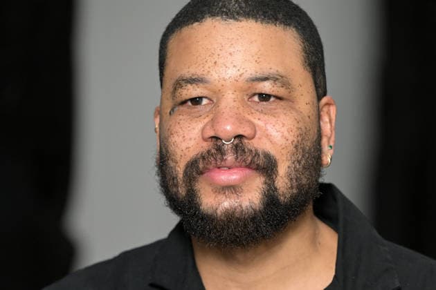 Oscar Murillo in portrait The artist Oscar Murillo presents his works alongside well-known works by the impressionist Claude Monet in the