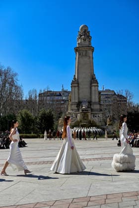 March 12, 2026, Madrid, Madrid, SPAIN: Models walk the runway on the urban catwalk set up in Plaza de EspaoÂ±a during the opening event of OMODA Madrid es Moda, marking the start of Madrid Fashion Week. The show brings together 25 Spanish independent fashion designers in one of the capital s most iconic locations. Madrid SPAIN  - ZUMAz108 20260312_znp_z108_008 Copyright: xRichardxZubelzux