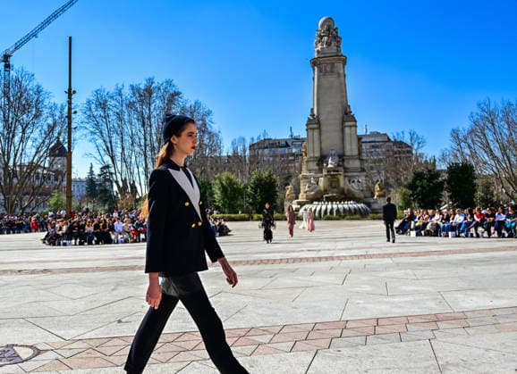 March 12, 2026, Madrid, Madrid, SPAIN: Models walk the runway on the urban catwalk set up in Plaza de EspaoÂ±a during the opening event of OMODA Madrid es Moda, marking the start of Madrid Fashion Week. The show brings together 25 Spanish independent fashion designers in one of the capital s most iconic locations. Madrid SPAIN - ZUMAz108 20260312_znp_z108_034 Copyright: xRichardxZubelzux