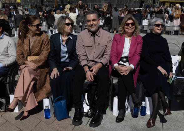 Inaugural fashion show of OMODA Madrid es Moda in Plaza de Espana The delegate of Culture, Tourism and Sport of the City of Madrid, Marta Rivera de la Cruz 2i and designer Juan Duyos c during the inaugural fashion show of OMODA Madrid es Moda in Plaza de Espana, on March 12, 2026, in Madrid Spain Organized by the Asociación Creadores de Moda de Espana ACME and the City of Madrid, the show brings together 24 designers on an outdoor catwalk with the historic buildings of the square as a backdrop, combining established names - Devota Lomba, Roberto Verino, Roberto Torretta, Oteyza - with avant-garde firms like Eduardo Navarrete and Dominnico 12 MARCH 2026 Madrid Madrid Spain Copyright: xEduardoxParrax 7360872