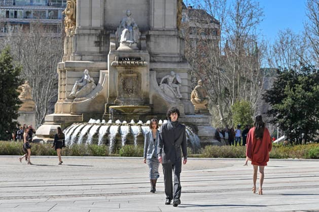 March 12, 2026, Madrid, Madrid, Spain: Model walks the runway during the opening show of OMODA MADRID ES MODA, at Plaza de EspaoÂ±a in Madrid, Spain. Madrid Spain  - ZUMAc312 20260312_zsp_c312_014 Copyright: xOscarxManuelxSanchezx