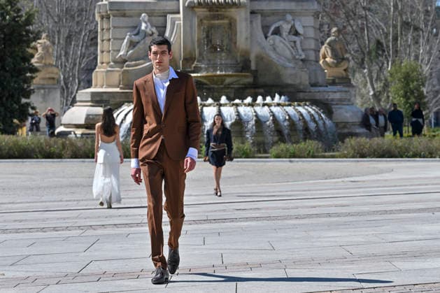 March 12, 2026, Madrid, Madrid, Spain: Model walks the runway during the opening show of OMODA MADRID ES MODA, at Plaza de EspaoÂ±a in Madrid, Spain. Madrid Spain  - ZUMAc312 20260312_zsp_c312_023 Copyright: xOscarxManuelxSanchezx