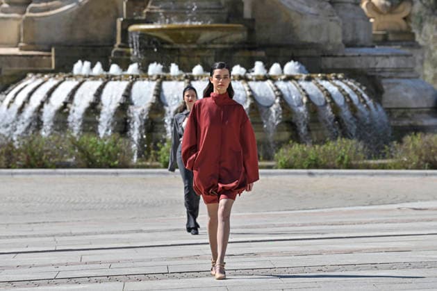 March 12, 2026, Madrid, Madrid, Spain: Model walks the runway during the opening show of OMODA MADRID ES MODA, at Plaza de EspaoÂ±a in Madrid, Spain. Madrid Spain  - ZUMAc312 20260312_zsp_c312_029 Copyright: xOscarxManuelxSanchezx