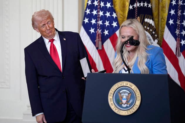 Donald Trump on Women s History Month - Washington US Olympic bronze medalist bobsled athlete Kaillie Humphries presents the Order of Ikkos to President Donald Trump during a Women s History Month Event in the East Room of the White House in Washington on March 12, 2026. Photo by Yuri Gripas ABACAPRESS.COM Washington DC United States  Copyright: xGripasxYuri ABACAx