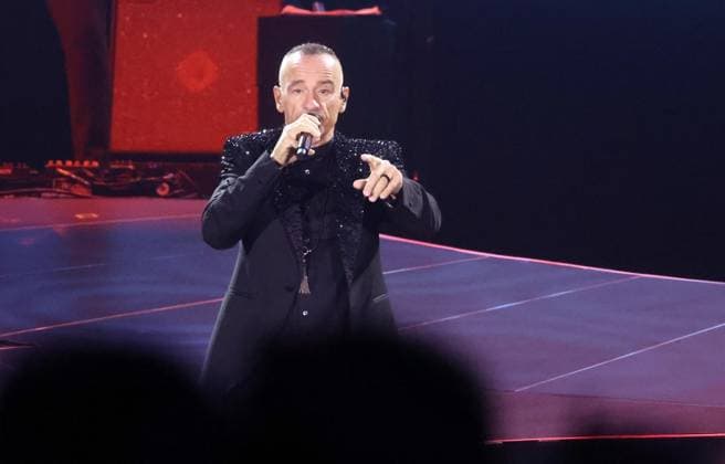 Eros Ramazzotti Una storia importante Tour FOR EDITORIAL PURPOSES ONLY EDITORIAL USE ONLY p Eros Ramazzotti on Una storia importante Tour at Rudolf Weber Arena Oberhausen on Thursday, March 12, 2026 Germany NRW Oberhausen Copyright KerstinxBögeholz Copyright: KerstinxBögeholz doc84y6764rb9g17sbtq1rlv ,EDITORIAL USE ONLY Copyright: KerstinxBögeholz
