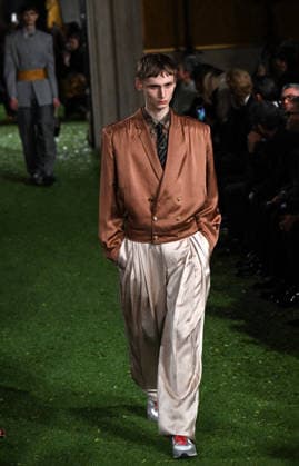 Valentino Runway - Rome A model walks the runway at Italian fashion house Valentino Show ‘Interferenze’ Fall Winter 2026 collection at Palazzo Barberini in Rome, Italy on March 12, 2026, two months after the death of founder Valentino Garavani. Italian fashion house Valentino returned to its roots with an evocative catwalk show held in the galleries of the Palazzo Barberini, a Baroque palace now home to masterpieces of the greatest artists of the Renaissance. Photo by Eric Vandeville ABACAPRESS.COM Rome Italy  Copyright: xVandevillexEric ABACAx