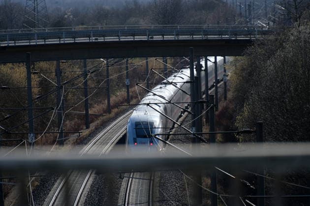 Insights from a train journey starting in Goettingen Hbf to Hannover Hbf on the ICE route near Northeim Train journey in Germany by train on the ICE