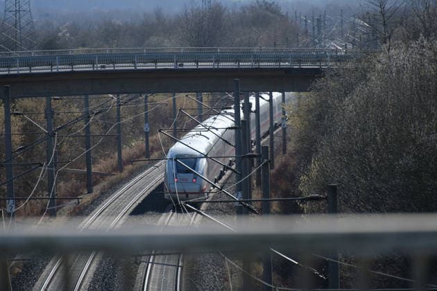 Insights from a train journey starting in Goettingen Hbf to Hannover Hbf on the ICE route near Northeim Train journey in Germany by train on the ICE