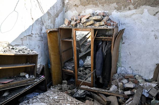Russian troops strike Zaporizhzhia with guided aerial bombs A wardrobe stands in a room of an apartment building damaged by a Russian strike with guided aerial bombs in Zaporizhzhia, Ukraine, on March 12, 2026. Russian forces attack residential areas of the city, injuring 12 people, including four children Zaporizhzhia Ukraine  Copyright: xDmytroxSmolienkox originalFilename: ukrinform-russiant260312_nph7y.jpg