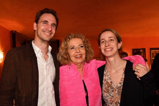 Son-in-law William McGehee, Michaela May and daughter Lilian Schiffer at Der Abschiedsbrief Theater Premiere on 12 03 2026 at the Komoedie Bayerischer Hof in Munich Der Abschiedsbrief Premiere at the Komoedie im Hotel Bayerischer Hof in Munich