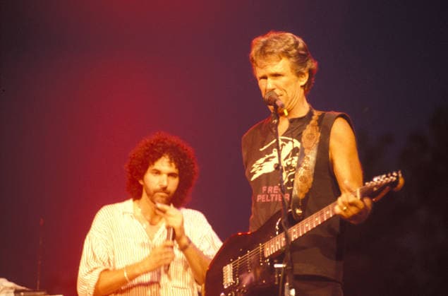 Kris Kristofferson File photo: 1990. Country musician KRIS KRISTOFFERSON performs live @ Willie Nelson s 4th of July picnic. Austin TX USA Copyright: xPeterxSilvax