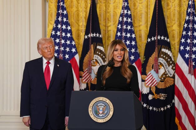 Trump Hosts Women s History Month Event First lady Melania Trump, right, makes remarks as she and United States President Donald J Trump, left, hope a Women™s History month reception in the East Room of the White House in Washington, DC, USA, on Thursday, March 12, 2026. Every year, March is designated Women s History Month by presidential proclamation. Credit: CNP AdMedia Washington District of Columbia United States of America EDITORIAL USE ONLY  Copyright: xx FTP_AD_02998_1-6137827 CNPx xAdMediax admphotostwo974286