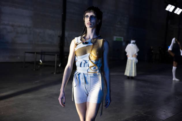 Evade House - MadridEsModa Fashion Week Madrid - 13 Mar 2026 A model walks the runway wearing a design by Evade House during the MadridEsModa Fashion Week de at Madrid Arena. Madrid Spain Copyright: xAtilanoxGarciax xSOPAxImagesx photos08290