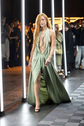 Evade House - MadridEsModa Fashion Week Madrid - 13 Mar 2026 A model walks the runway wearing a design by Evade House during the MadridEsModa Fashion Week de at Madrid Arena. Madrid Spain Copyright: xAtilanoxGarciax xSOPAxImagesx photos08303