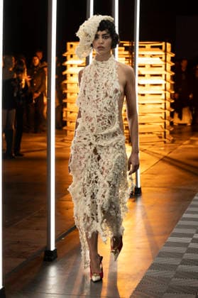 Evade House - MadridEsModa Fashion Week Madrid - 13 Mar 2026 A model walks the runway wearing a design by Evade House during the MadridEsModa Fashion Week de at Madrid Arena. Madrid Spain Copyright: xAtilanoxGarciax xSOPAxImagesx photos08332