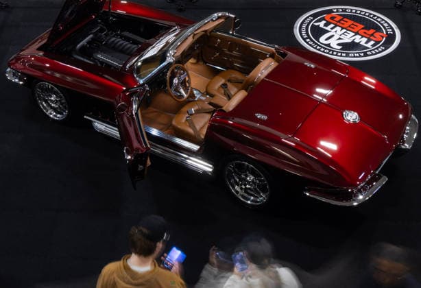 (260314) -- BEIJING, March 14, 2026 -- People view a custom vehicle at the 2026 Motorama Custom Car & Motorsports Expo in Mississauga, the Greater Toronto Area, Canada, March 13, 2026. The three-day event kicked off here on Friday, showcasing more than 400 custom vehicles. (Photo by Xinhua) XINHUA PHOTOS OF THE DAY ZouxZheng 