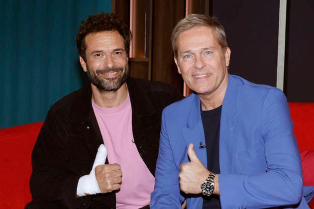 Kai Schumann and Hinnerk Baumgarten on the NDR news and talk show DAS Rote Sofa at the NDR television studio in Lokstedt Hamburg, 13 03 2026 Foto:xH.xHartmannx xFuturexImagex das1303_6303